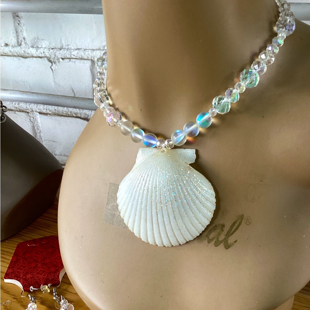 Women's Glitter Seashell Moonstone Necklace Set - Picture 4 of 4